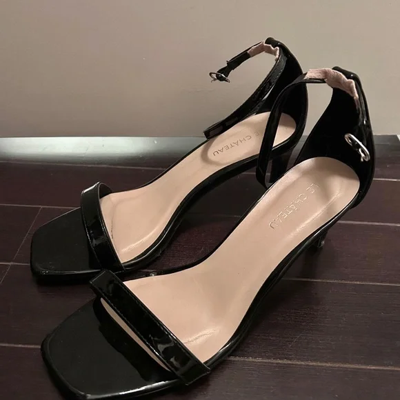 SOLD Le Chateau heels - Black - Picture 1 of 3